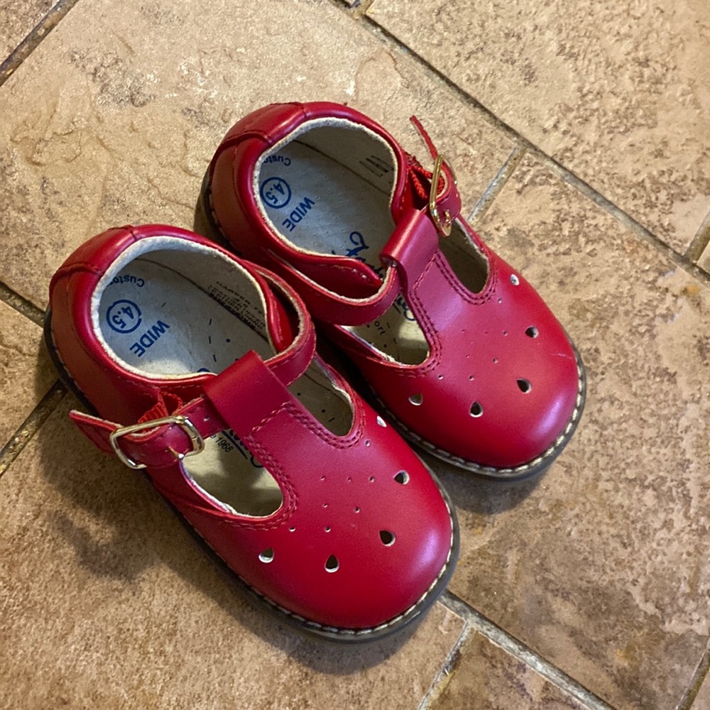 Footmates size 4.5 very great condition